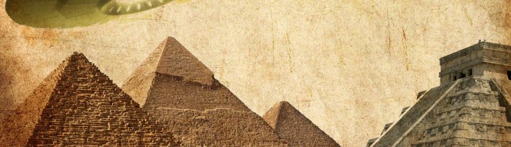 Eine Grafik mit Maya und ägyptischen Pyramiden, über denen ein Ufo schwebt.