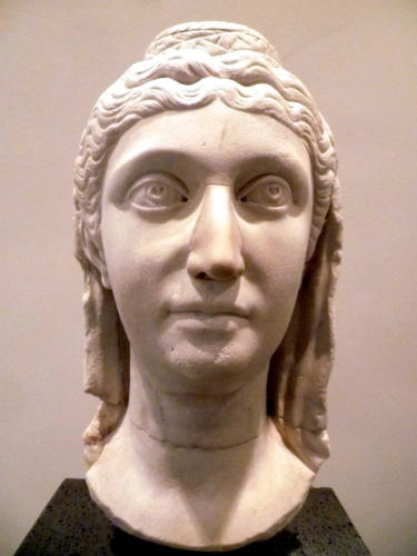 Portrait von Faustina Mayor, die Frau von Antoninus Pius (Regierungszeit 138-161)